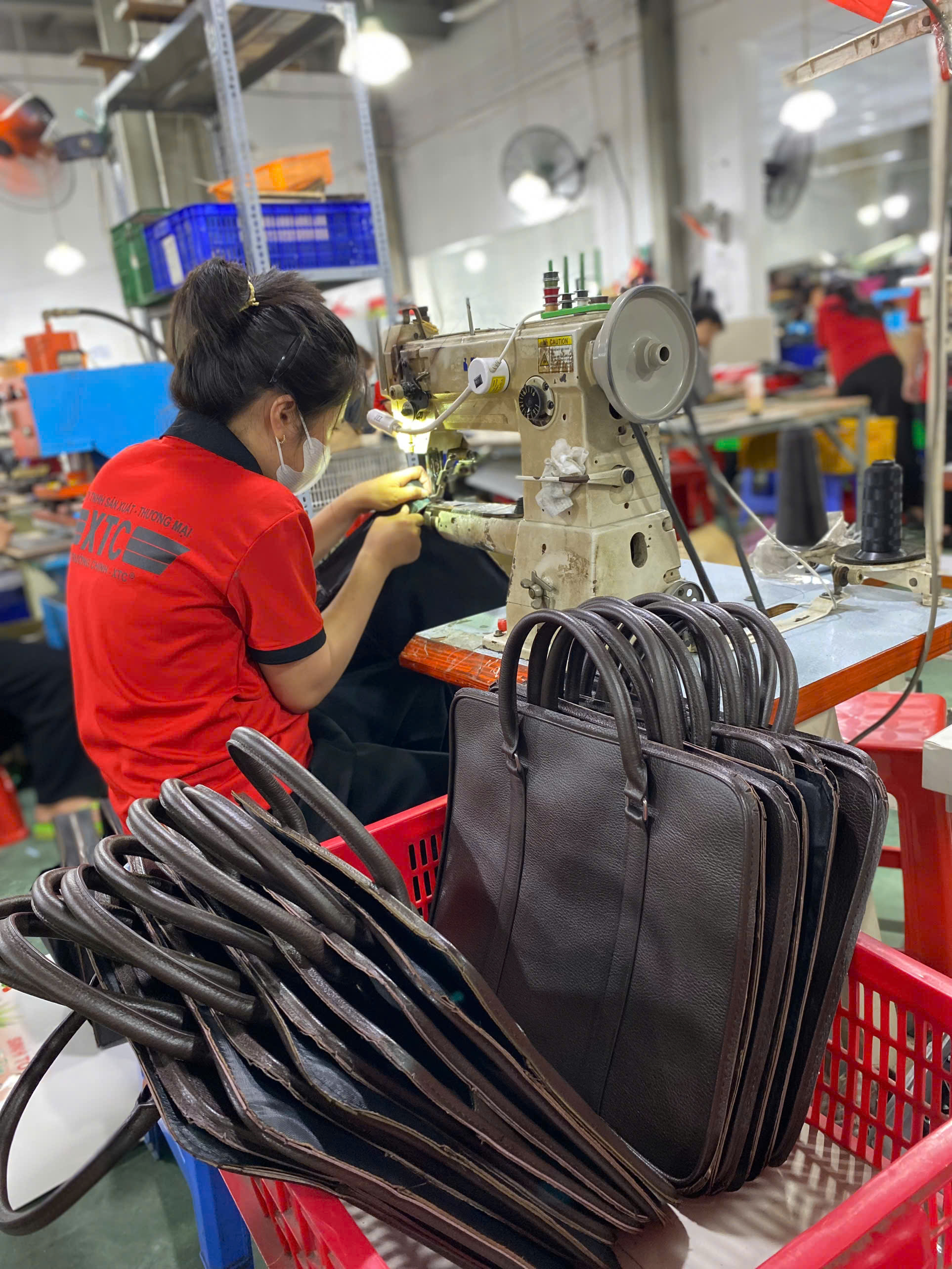 Xưởng sản xuất chuyên hàng quà tặng Đại Hội - VAT đầy đủ. LH 0948.949.948