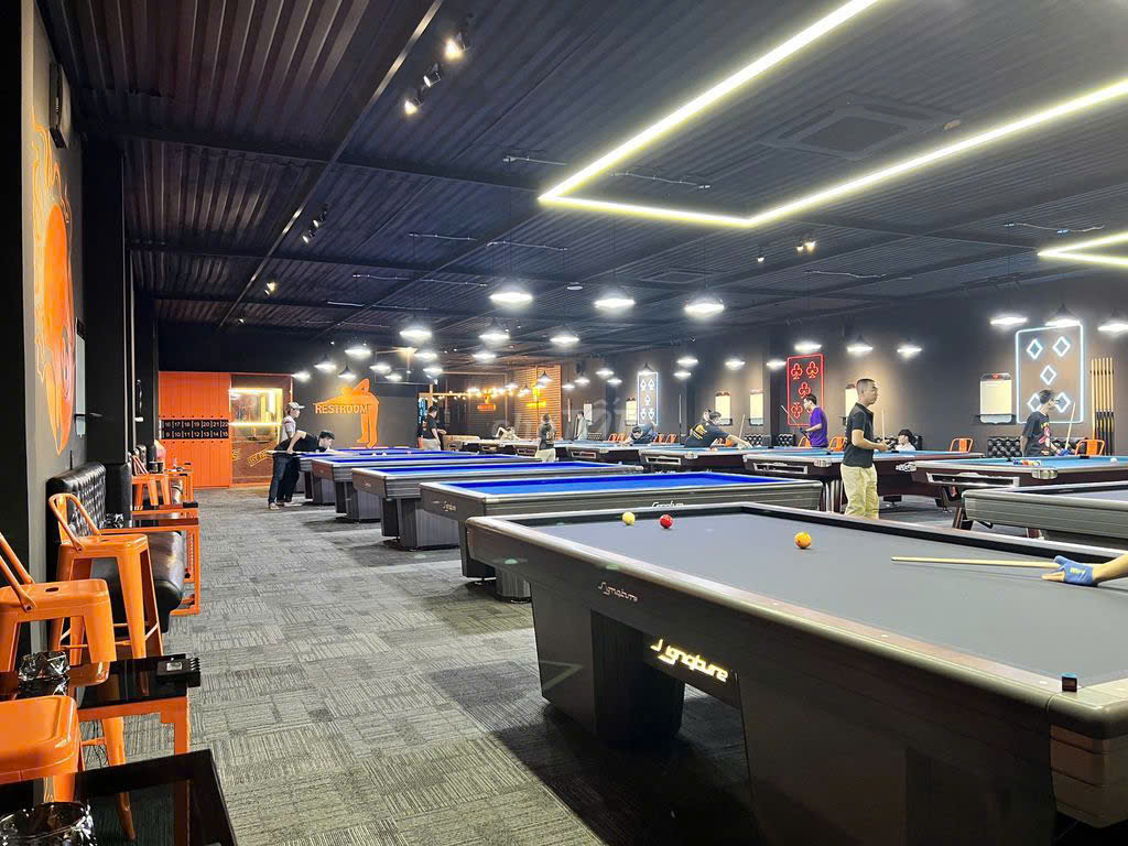RIVER BILLIARDS Tuyển 1 phụ bếp và 4 NV phục vụ làm tại Q8