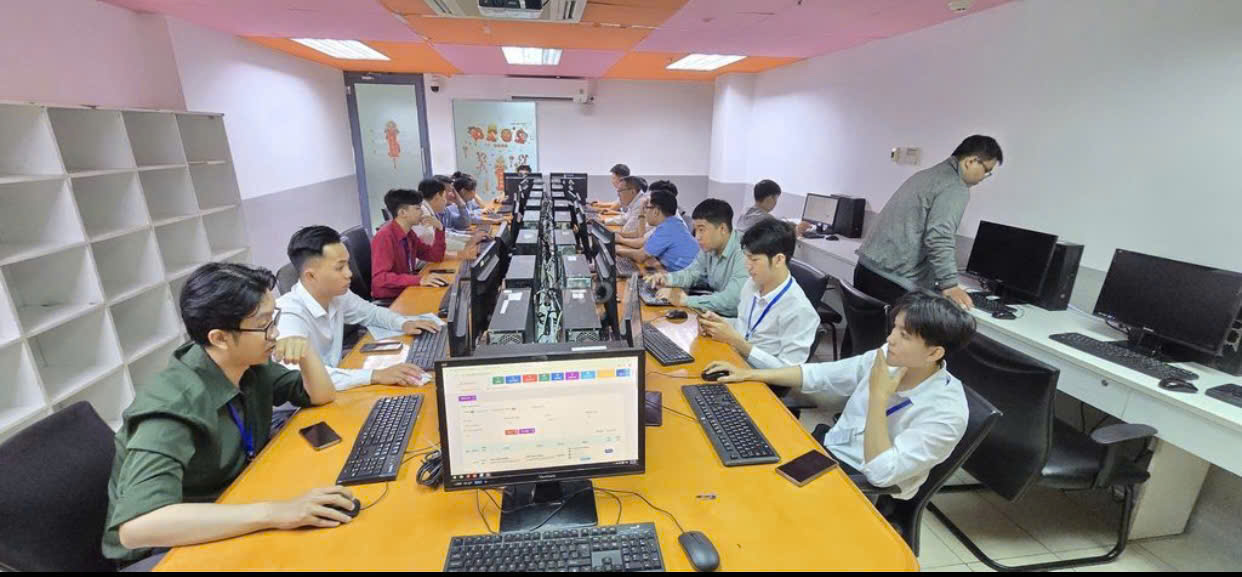 Tuyển nhân viên CSKH tư vấn website làm tại VP ở Q12