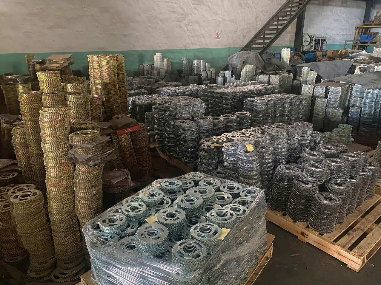 Tuyển NV kho - LĐPT đóng gói hàng phụ tùng xe máy ở Bình Chánh