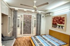 Ba Đình – 5 tầng ô chờ thang máy – full gỗ tự nhiên – 10m ra phố