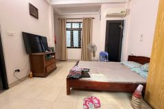 Nhỉnh 4 tỷ bán nhà tân mai nguyễn chính 5 tầng dân xây cách phố 50M hoàng mai