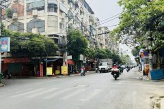 Bán nhà 2 Mặt tiền Đồng Đen - gần Trường Chinh, DT: 10x4,1m, 2 Tầng cũ, giá