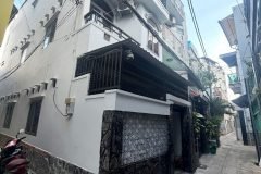 Bán nhà  60m2 -  Ngang 4m nở hậu 4.4m - 7PN - căn góc thoáng gần chợ Phạm Văn