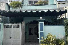 BÁN NHANH CĂN NHÀ VỊ TRÍ ĐẸP  1 lầu 3PN 3WC, 3 phòng trọ TN 5tr/tháng, P. Phước