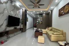 Nhà 6 tầng thang máy lô góc Ngô Gia Tự - 95m2, 6 ngủ, 3 mặt thoáng - Tiềm năng