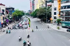 Toà nhà mặt phố Nguyễn Văn Cừ, 140m x 10 tầng, MT 8.6m, dòng tiền 4 tỷ/năm