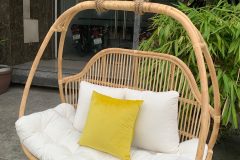 Ghế xích đu đôi mây tự nhiên