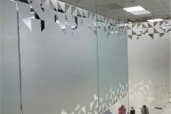 THI CÔNG DÁN DECAL KÍNH MỜ TẠI CẦN THƠ