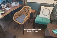 Ghế chân sắt mây