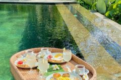 Khay nổi hồ bơi mây nhựa