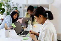 Tuyển nhân viên sales làm tại văn phòng ở Tân Phú