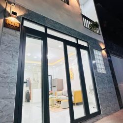 Nhà 2 Tầng, Ngang 4m Dài 20m, Cách Hẻm Xe Tải 15m, 6 Xíu, Gần Nhà Thờ Chí Hoà