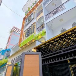 Nhà mới 5 tầng, 8 phòng CHDV, thu nhập 400 triệu 1 năm,nhỉnh 8tỷ, đường Âu Cơ