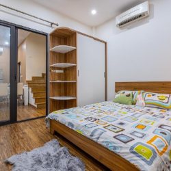 Bán nhà hàn thuyên quá hiếm luôn 5 tầng long lanh lô góc hai bà trưng
