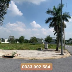 Thanh lý nhanh lô góc hai mặt tiền đường thương mại, kinh doanh sầm uất, gần SB