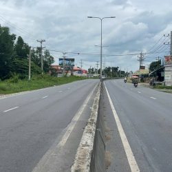 Đất + kho xưởng mặt tiền TL830,Lương Bình Bến Lức,Long An tổng dt 2,4 ha giá 115
