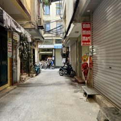 Bán nhà giáp bát 4 tầng long lanh ở ngay 2 mặt ngõ thông hoàng mai