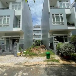 Cần bán gấp lô đất 100m2, giá 1 tỷ 1 cạnh khu tái định cư sân bay Long Thành,SHR