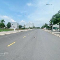 Kẹt tiền bán gấp lô đất 126m2 Long Đức giá 2 tỷ 100 gần khu CN,.. gần SBLT, sổ