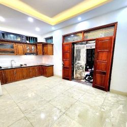 Bán nhà cực kiếm Minh Khai chỉ 20m ra mặt phố