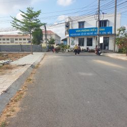 bán lô đất 80m2 trong kdc,cạnh trường học,ngay TT thị trấn đức hòa.