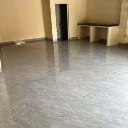 Cho thuê nhà cấp 4 mới xây, có gác xép, điện nước đầy đủ. ngõ rộng tô tô tránh
