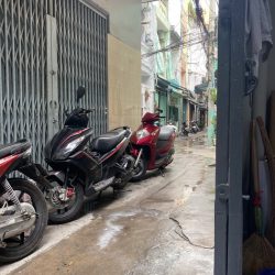 Bán nhà hẻm Bà Hạt, P4, Q10 gần chợ Nhật Tảo 3x11m, trệt, 1 lầu, 2PN