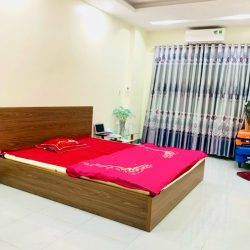 Bán nhà ngũ nhạc 5 tầng ô tô đỗ cửa vào nhà hoàng mai