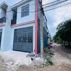 Nhà mặt tiền đường lớn 4m chủ bán ngộp 4x10 515tr gần Vinhomes Hóc Môn