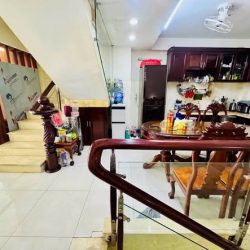 NHÀ  ĐẸP TÂN BÌNH    3.5*7.5m - 3 tầng Btct