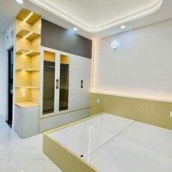 Bán nhà mặt đường trước nhà rộng hơn 10m, hẻm 8m ô tô tránh nhau, Lê Văn Quới,