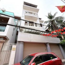 Bán nhà Đức Giang Long Biên 10 tỷ 60m Sổ đỏ,ô tô đỗ cửa