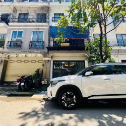 Bán nhà về quê Việt Hưng 12 tỷ thang máy,60m sổ đỏ Long Biên