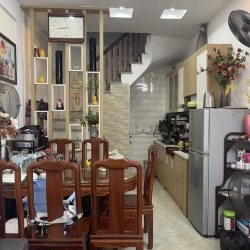 Nhà phố Trần Khát Chân. Nhà đẹp rất gần phố tiện ích chỉ việc xách valy về ở.