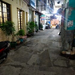 Bán nhà 3 Tầng Gía Rẻ ngay trung tâm Quận 10, giáp Quận 1,3,5