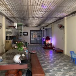 Bán 100M phố trạm tặng nhà lô góc ô tô tránh kinh doanh long biên