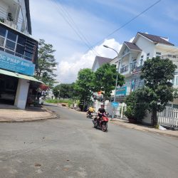 Giá hấp dẫn sổ riêng thổ cư, đất nằm ngay cổng khu công nghệ cao,vị trí cực đẹp
