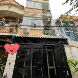 Nhà ĐẸP 4 Tầng không qui hoạch ngay Quận 1, nhà rất thoáng mát sạch sẽ