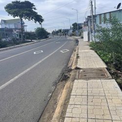 Bán đất tặng nhà c4 mặt tiền dt724 tân hội đức trọng