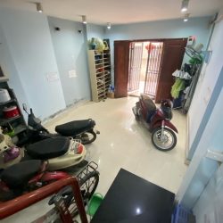 Bán nhà Lạc Long Quân Tây Hồ 6 tầng kinh doanh đỉnh 6,5 tỷ