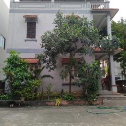 Nhà Chi Đông 2,5 tầng, 5 PN 2VS, chỗ để ô tô, có sân + cây ăn trái, 5tr/tháng