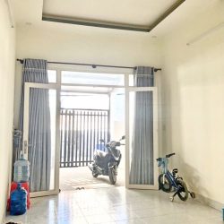 NHÀ TRỆT LỬNG MẶT TIỀN HẺM HUỲNH TẤN PHÁT Q7