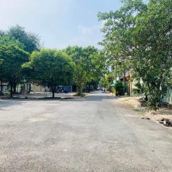 QUẬN 12 HẺM 8M CÓ VỈA HÈ KHU PHÂN LÔ 100M2 GIÁ CHỈ 6,8 TỶ