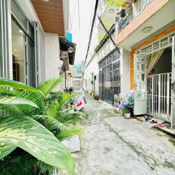 Nhà thích làm căn hộ dịch vụ, gần BV Thống Nhất, 6.5tỷ, 4mX20m