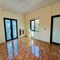 Bán nhà đông tác 3 tầng thang máy lô góc 3 mặt tiền ô tô KD ngày đêm đống đa