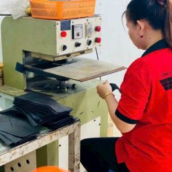 Nguồn hàng nào giúp bạn tự tin mở shop da với vốn ít?