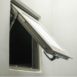 Ưu điểm vượt trội của cửa sổ nhôm kính mở hất trong xây dựng hiện đại