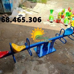 Bập bênh composite khung sắt dành cho trẻ mầm non