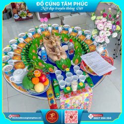 Sắc Hoa Đầu Đời: Cát Tường Và Đồng Tiền Trên Mâm Cúng Mụ Bé